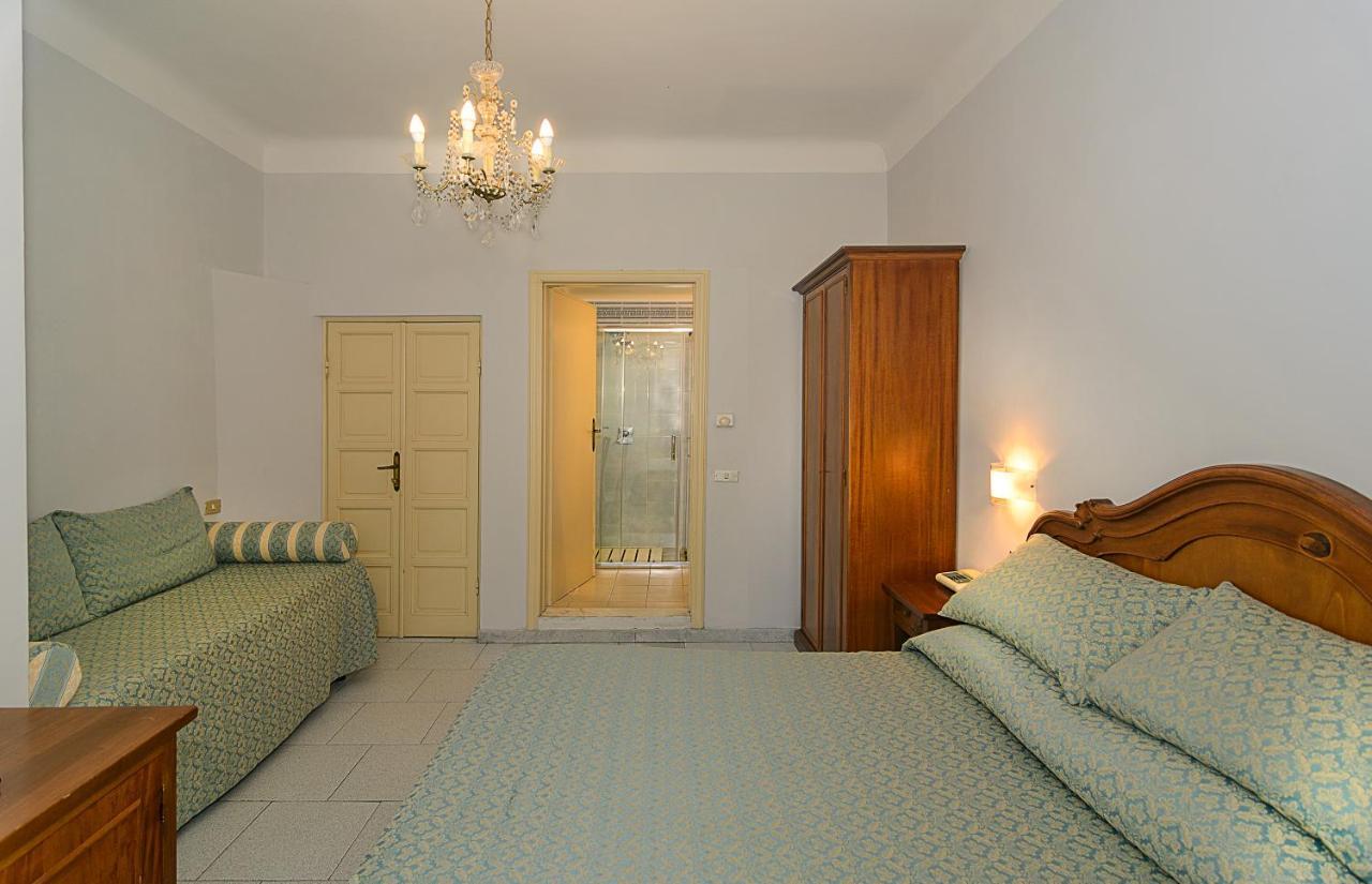 Hotel Poseidon Марина ди Пиетрасанта Екстериор снимка