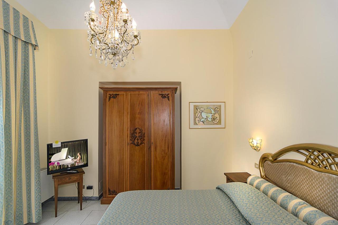 Hotel Poseidon Марина ди Пиетрасанта Екстериор снимка
