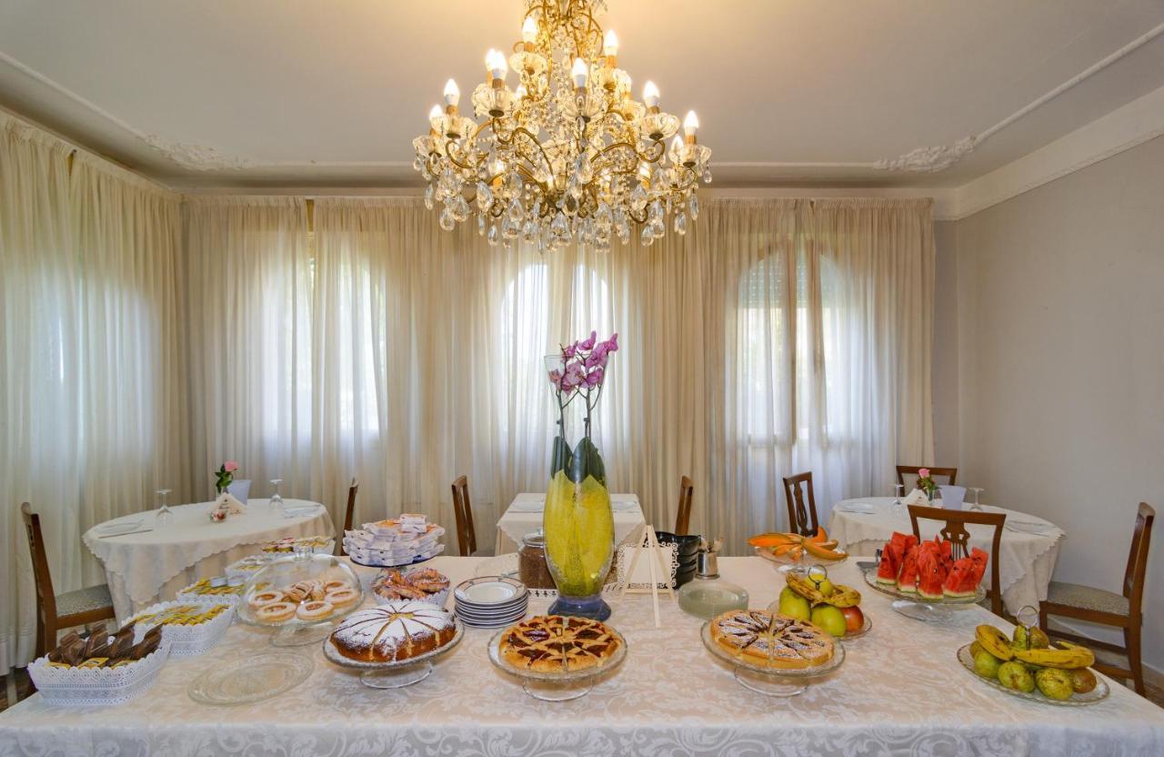 Hotel Poseidon Марина ди Пиетрасанта Екстериор снимка