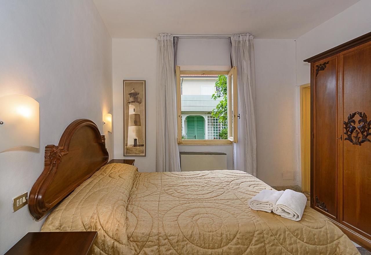 Hotel Poseidon Марина ди Пиетрасанта Екстериор снимка