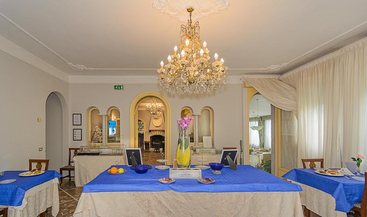 Hotel Poseidon Марина ди Пиетрасанта Екстериор снимка