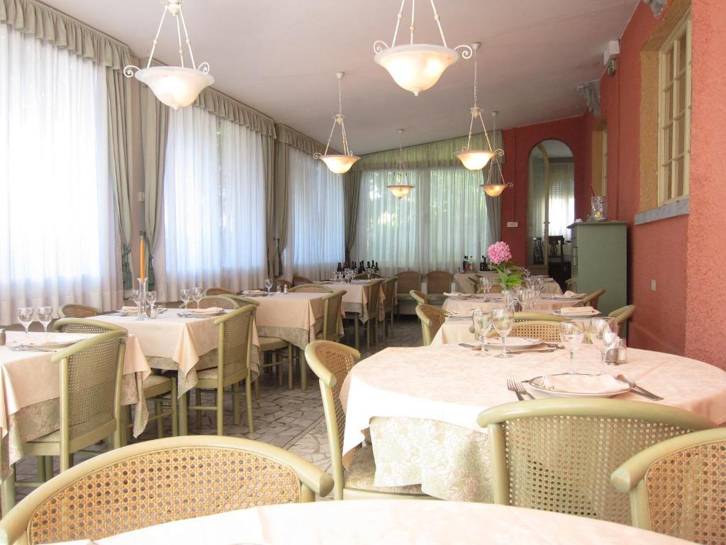Hotel Poseidon Марина ди Пиетрасанта Екстериор снимка