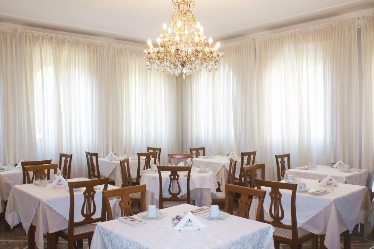 Hotel Poseidon Марина ди Пиетрасанта Екстериор снимка