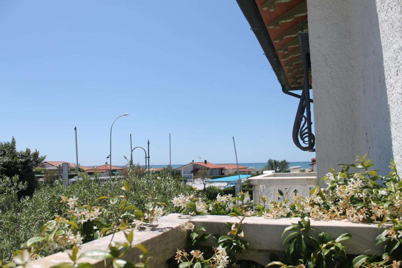 Hotel Poseidon Марина ди Пиетрасанта Екстериор снимка